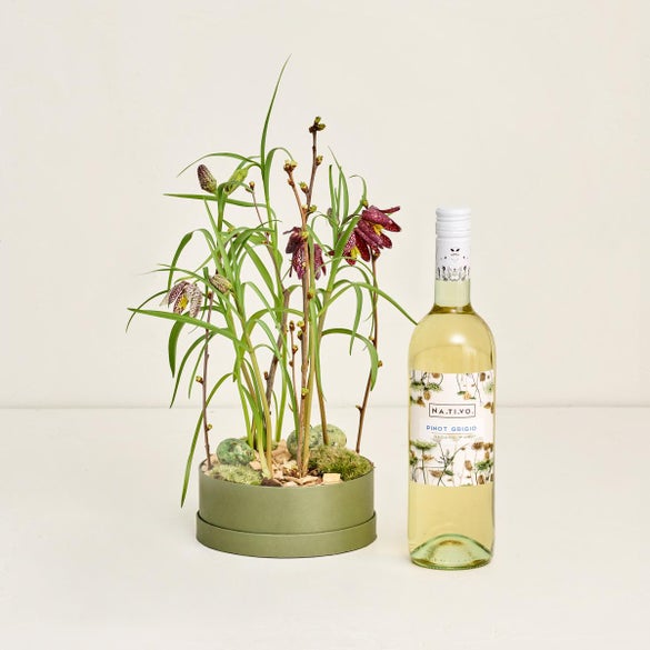 Hatteæske med vibeæg med Na.Ti.Vo hvidvin